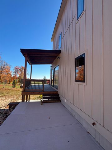 136 Mooney Way, Kewadin, MI 49648