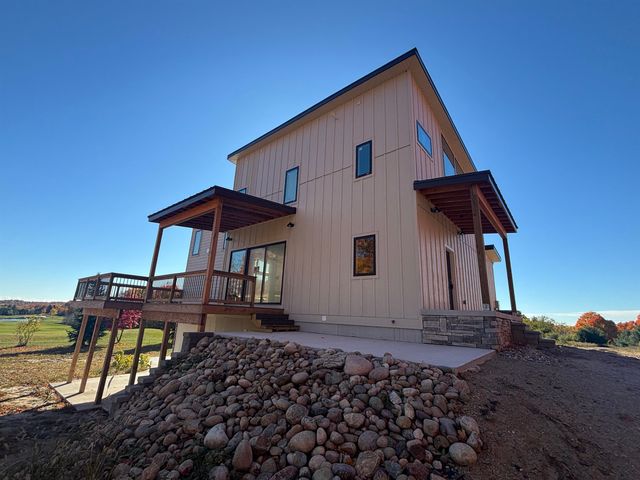 136 Mooney Way, Kewadin, MI 49648