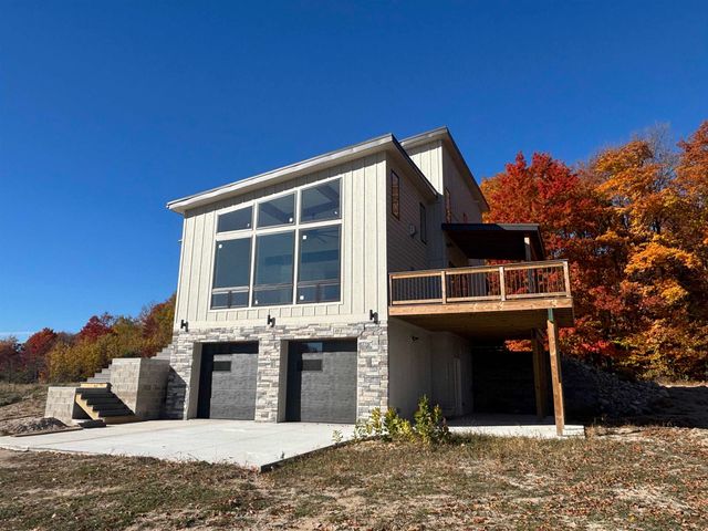 136 Mooney Way, Kewadin, MI 49648