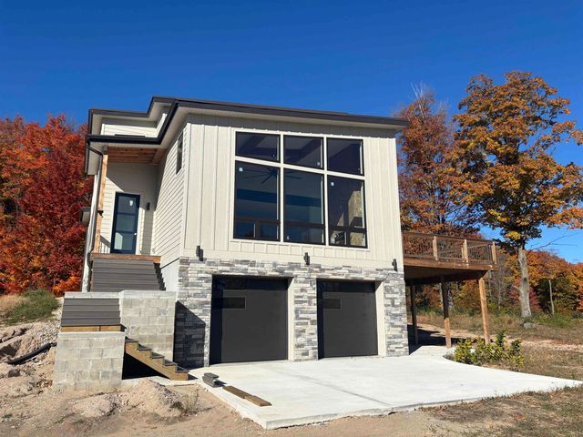 136 Mooney Way, Kewadin, MI 49648