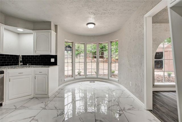 8009 Golden Oaks Road, Oklahoma City, OK 73127