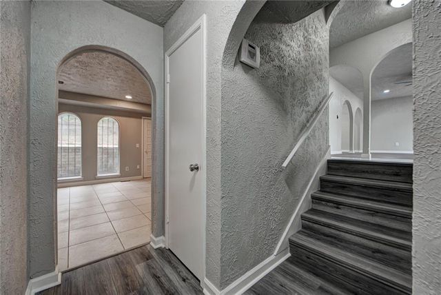 8009 Golden Oaks Road, Oklahoma City, OK 73127