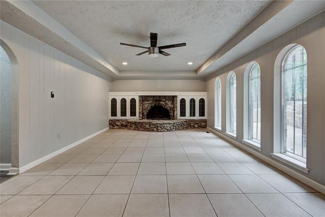 8009 Golden Oaks Road, Oklahoma City, OK 73127