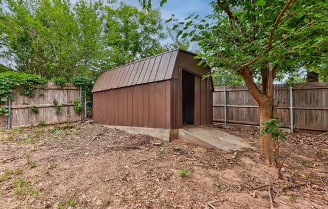 8009 Golden Oaks Road, Oklahoma City, OK 73127
