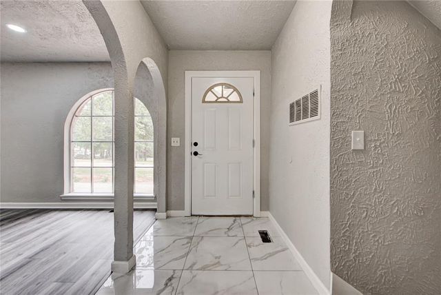 8009 Golden Oaks Road, Oklahoma City, OK 73127
