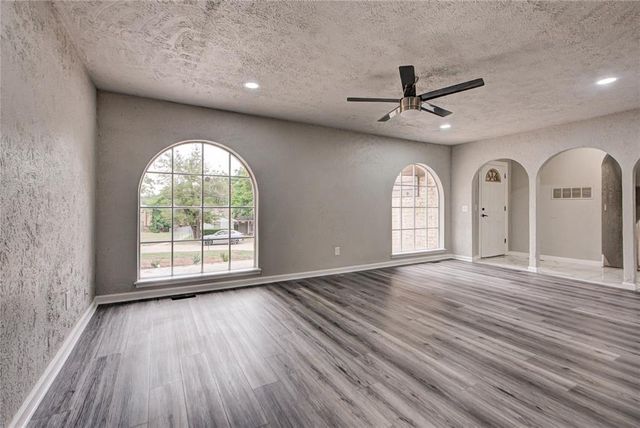 8009 Golden Oaks Road, Oklahoma City, OK 73127