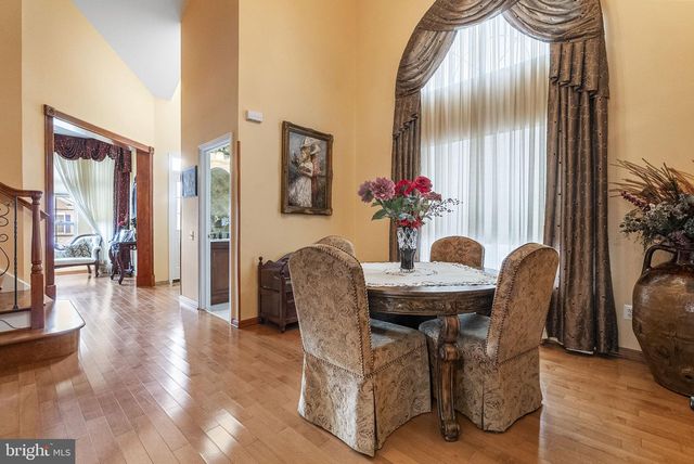 15 KRESSON CT, Berlin, NJ 08009