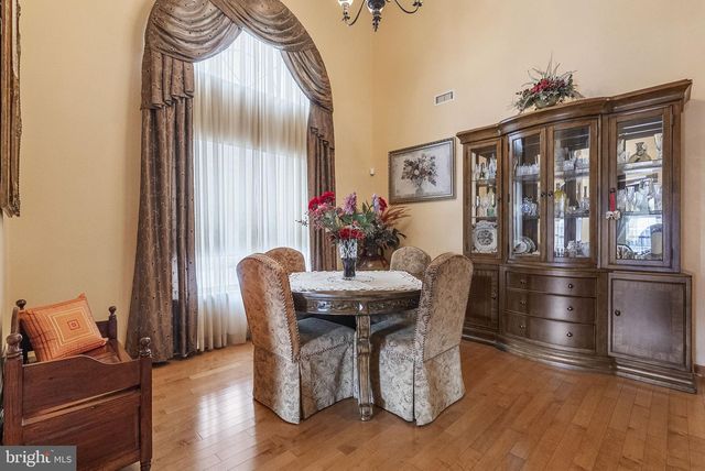 15 KRESSON CT, Berlin, NJ 08009