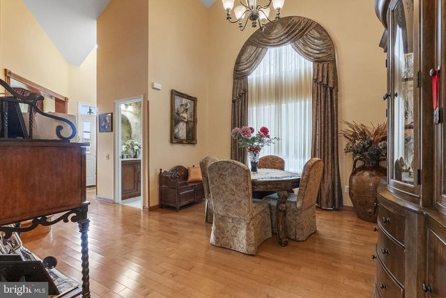 15 KRESSON CT, Berlin, NJ 08009