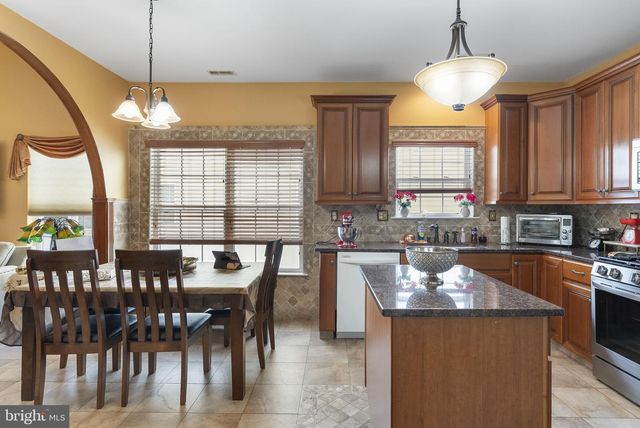 15 KRESSON CT, Berlin, NJ 08009