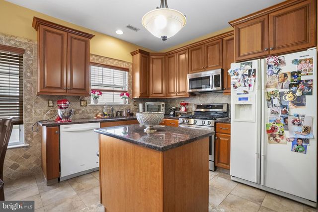 15 KRESSON CT, Berlin, NJ 08009