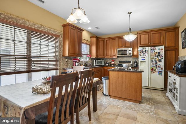 15 KRESSON CT, Berlin, NJ 08009