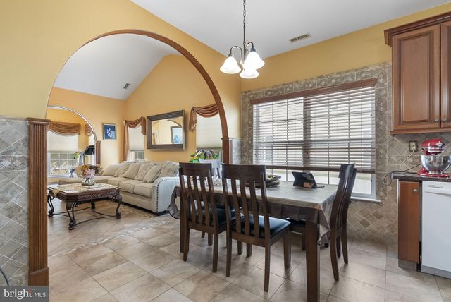 15 KRESSON CT, Berlin, NJ 08009