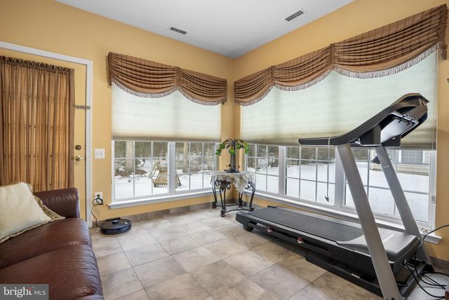 15 KRESSON CT, Berlin, NJ 08009