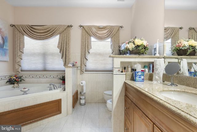 15 KRESSON CT, Berlin, NJ 08009