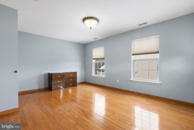 15 KRESSON CT, Berlin, NJ 08009