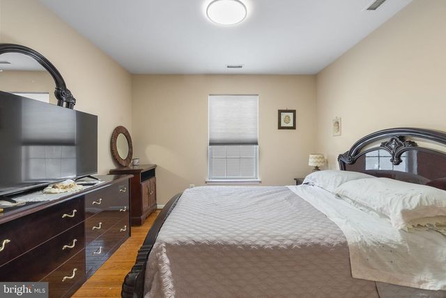 15 KRESSON CT, Berlin, NJ 08009