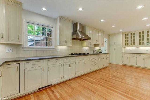 612 Willoughby Boulevard, Greensboro, NC 27408