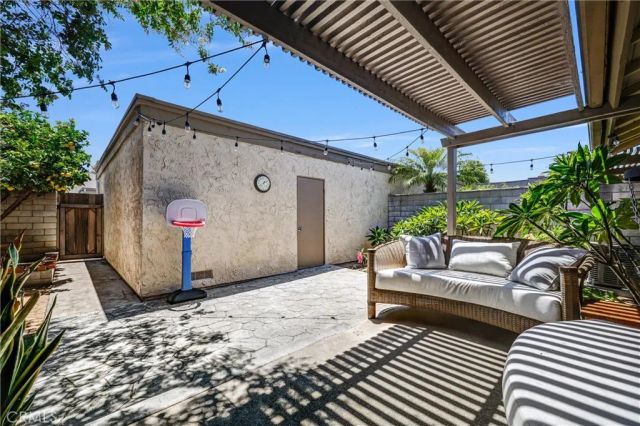 2035 E Blackwood, Anaheim, CA 92806