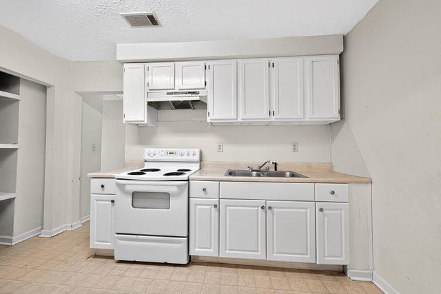 1717 Alta Vista, Columbus, GA 31907