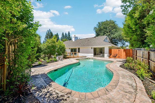 101 Monticito Ct, Roseville, CA 95678