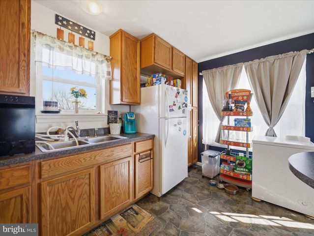 6 WALLEYE DR, Shippensburg, PA 17257