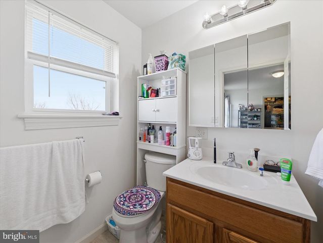 6 WALLEYE DR, Shippensburg, PA 17257