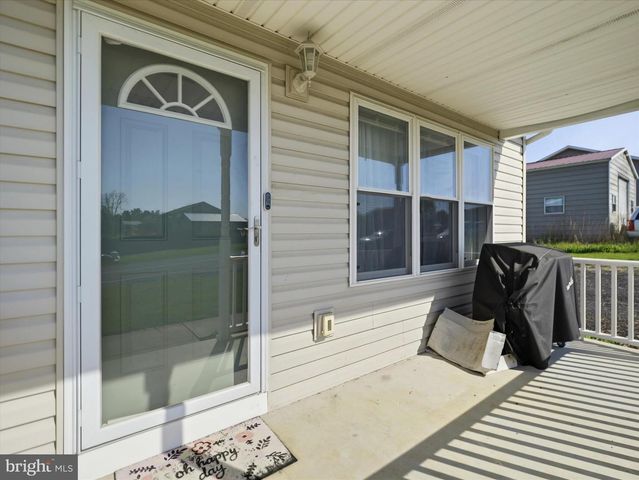 6 WALLEYE DR, Shippensburg, PA 17257