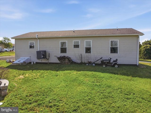 6 WALLEYE DR, Shippensburg, PA 17257