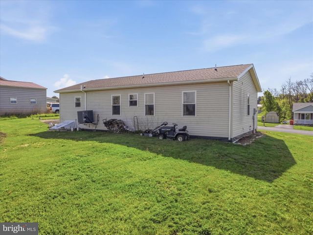 6 WALLEYE DR, Shippensburg, PA 17257