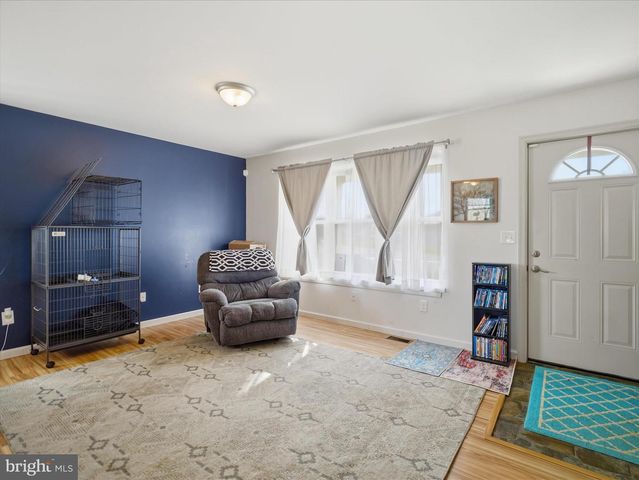 6 WALLEYE DR, Shippensburg, PA 17257