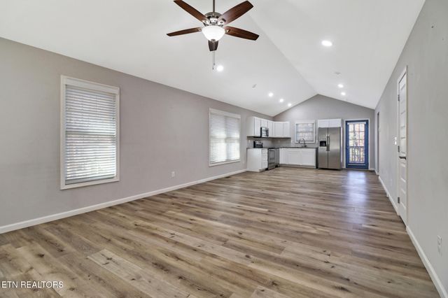 736 Siever Rd, Crossville, TN 38572