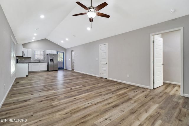 736 Siever Rd, Crossville, TN 38572