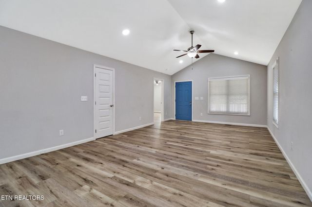 736 Siever Rd, Crossville, TN 38572