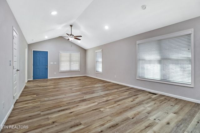 736 Siever Rd, Crossville, TN 38572