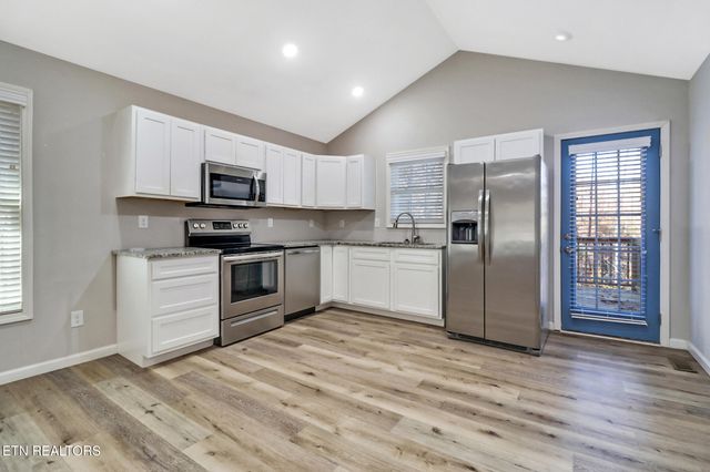 736 Siever Rd, Crossville, TN 38572