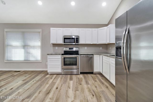 736 Siever Rd, Crossville, TN 38572