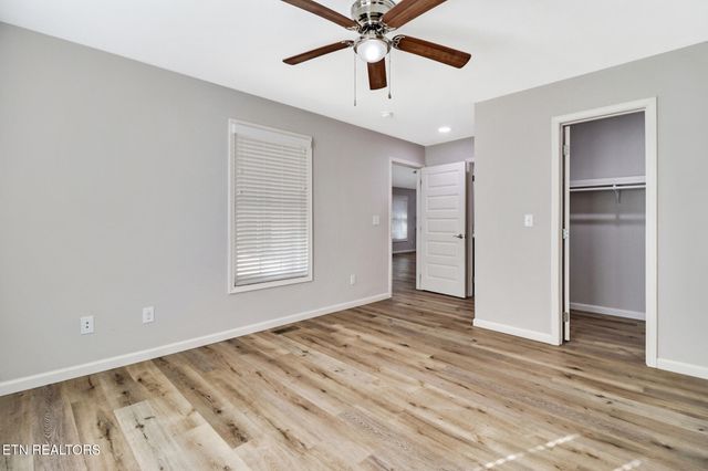 736 Siever Rd, Crossville, TN 38572