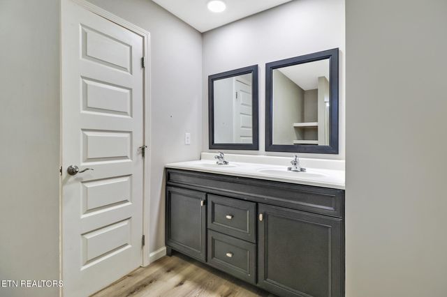 736 Siever Rd, Crossville, TN 38572