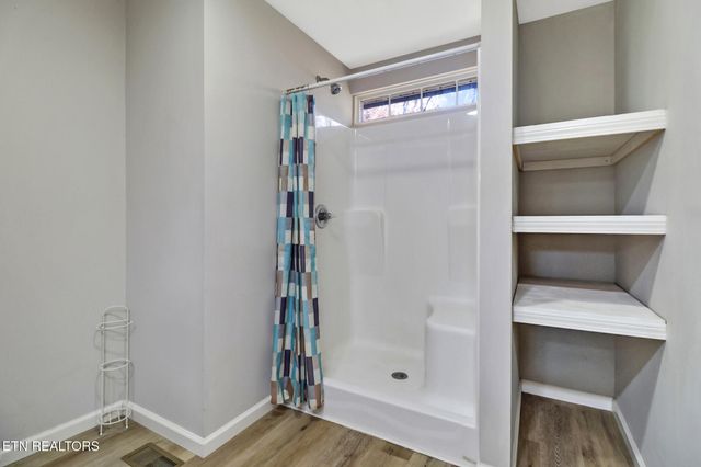 736 Siever Rd, Crossville, TN 38572