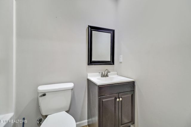 736 Siever Rd, Crossville, TN 38572