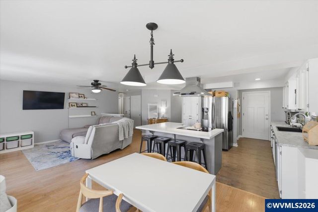 1017 Eastwind Ct N, Keizer, OR 97303