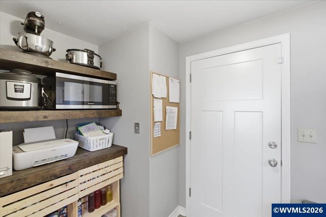 1017 Eastwind Ct N, Keizer, OR 97303