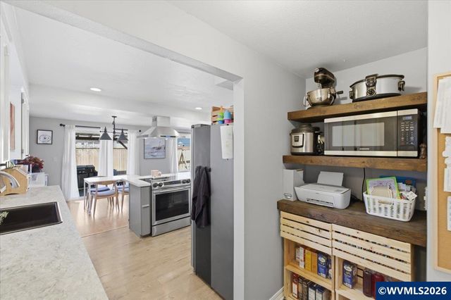 1017 Eastwind Ct N, Keizer, OR 97303