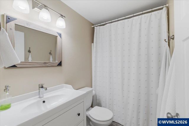 1017 Eastwind Ct N, Keizer, OR 97303