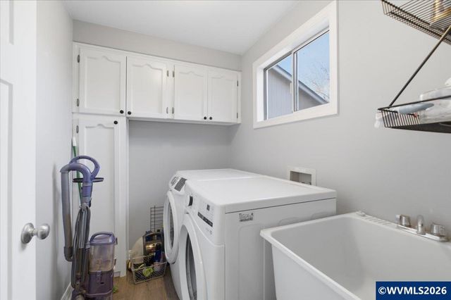 1017 Eastwind Ct N, Keizer, OR 97303