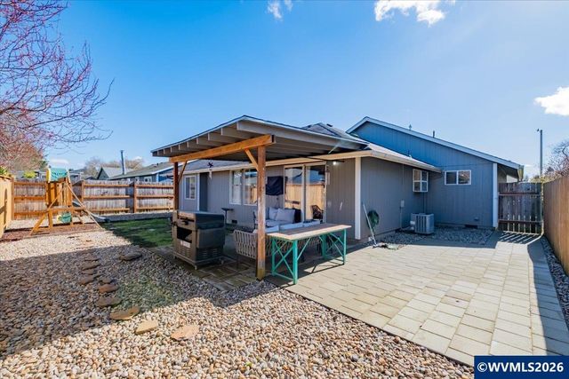 1017 Eastwind Ct N, Keizer, OR 97303