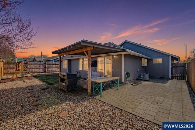 1017 Eastwind Ct N, Keizer, OR 97303