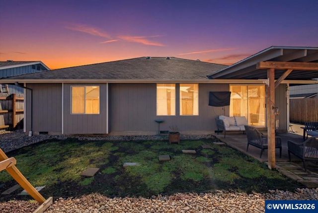 1017 Eastwind Ct N, Keizer, OR 97303