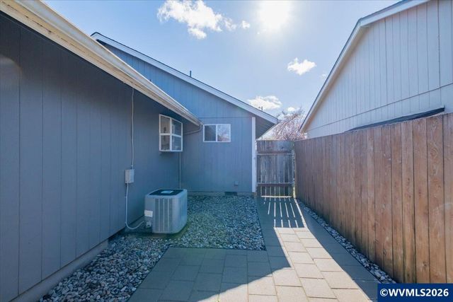 1017 Eastwind Ct N, Keizer, OR 97303